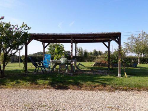Bed and Breakfast Aux Cadollines Romenay Exterior foto